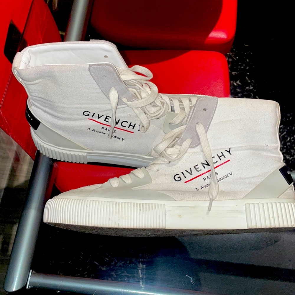 Givenchy shoes wears couple times only still look good